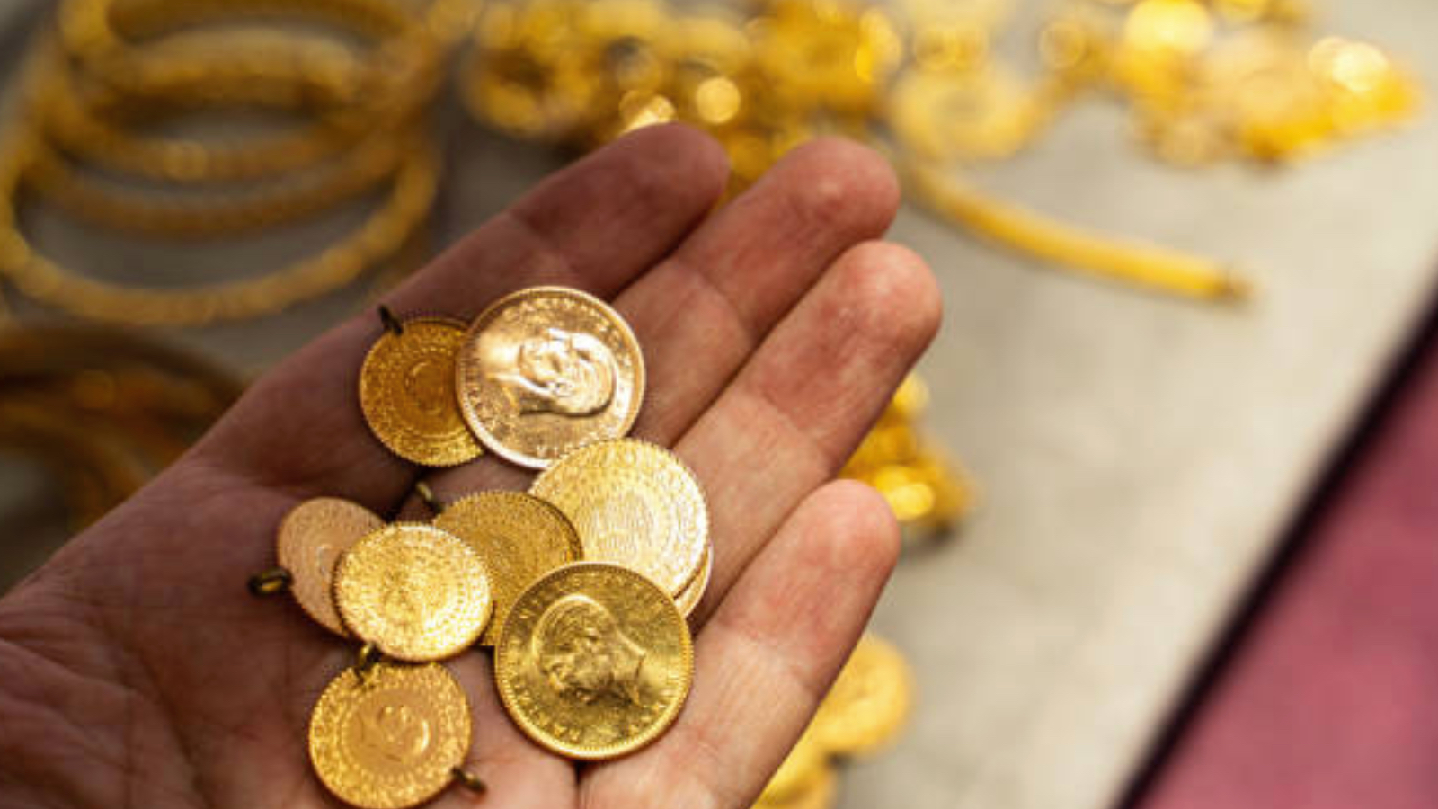 fed beklentileri altini zirveye tasidi altinda yeni rekorun arkasinda hangi gelismeler var VB1siqeg