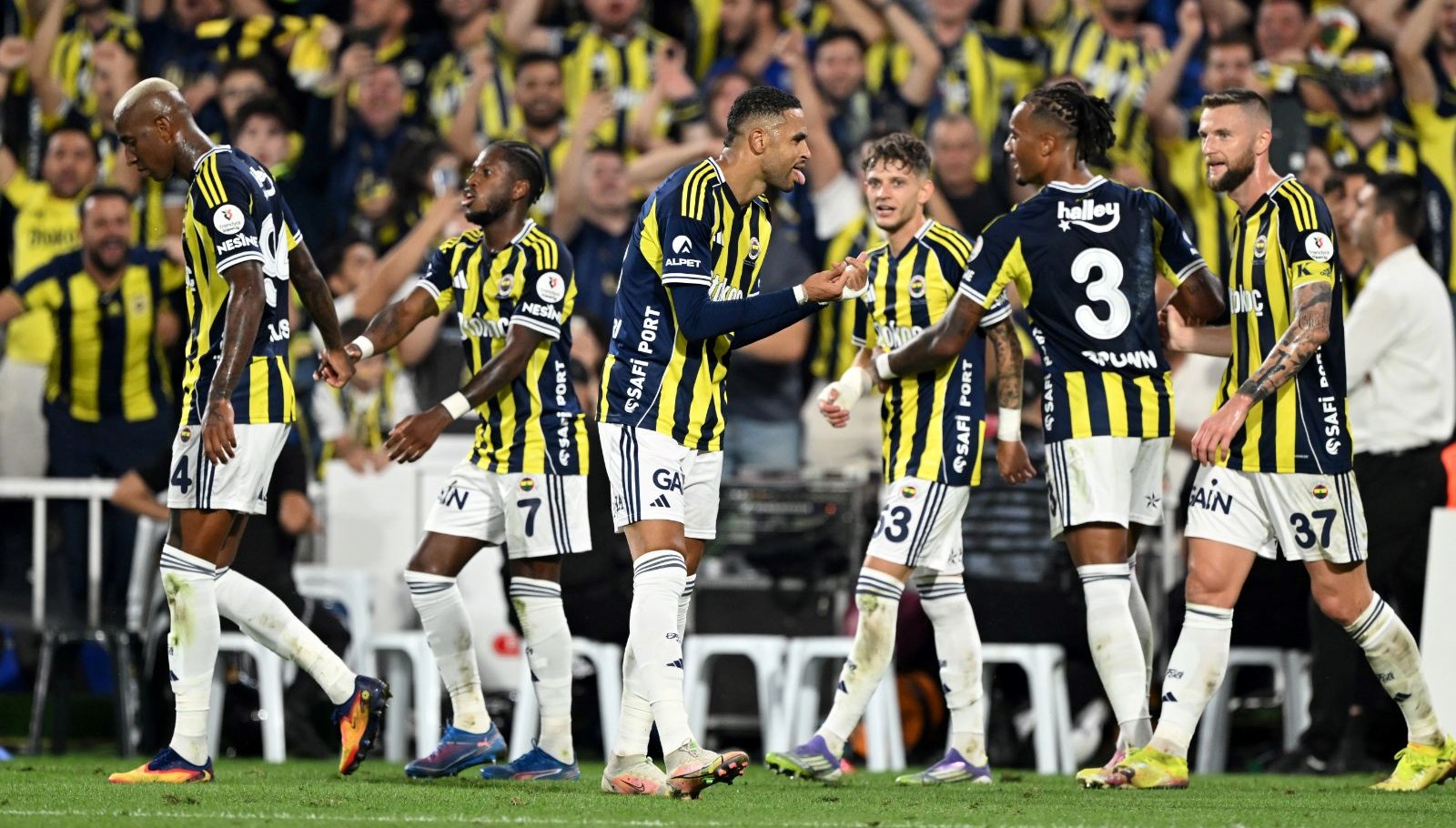 fenerbahcenin trabzonspor serisi 4 maca cikti ACuVUlbd