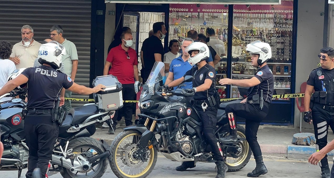 gelen kokular ekipleri harekete gecirdi is yerinde kadin ve erkek cesedi bulundu l2mFfVMX