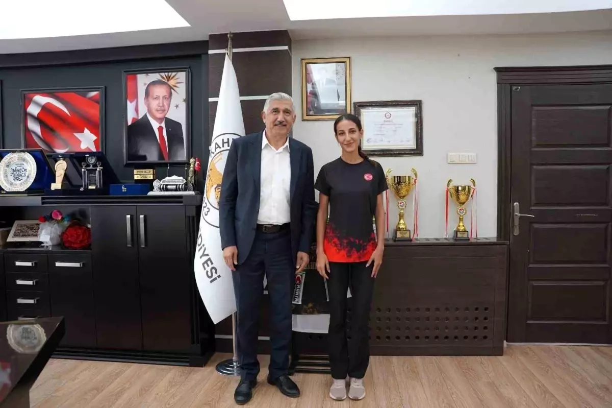 kader guvencten tarihi basari kahta belediye baskani hallactan destek mesaji P8xIPAdk