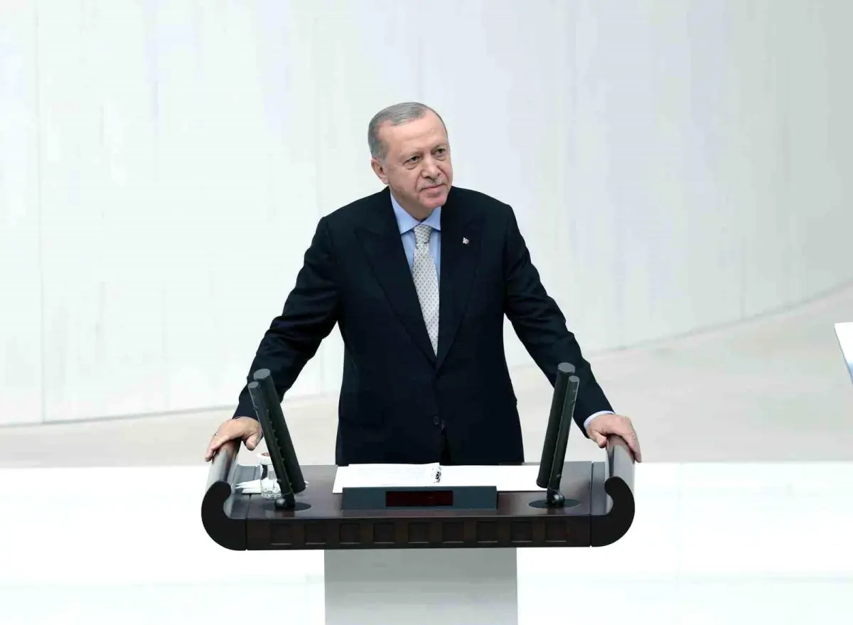 cumhurbaskani erdogan turkiyenin guvenligi ile yakindan alakali meselelerde atacagimiz adimlar olusan huzur ve kardeslik ikliminden tamamen ayri vyiEe12W