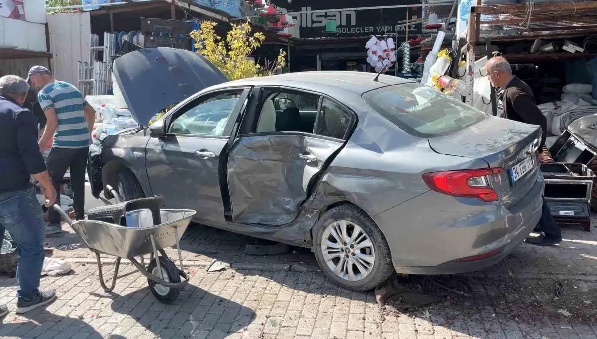 konyada trafik kazasi 3 yarali pQOv59Q7