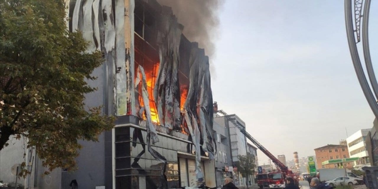 Dilovası’nda 7 kişiye mezar olan kaçak bina olaydan bir ay sonra yıkıldı!